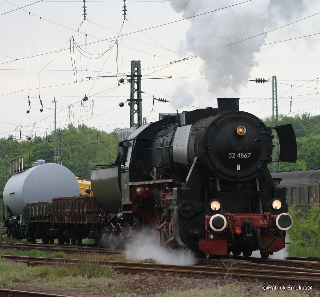 ....52 4867 der Historischen Eisenbahn Frankfurt und einem kurzen G�terzug. Allerdings wurde am 13.05.2010 l�rm wie mit einem mehr als 1000 Tonnen schwerern G�terzug gemacht. In Damrstadt-Kranichstein.