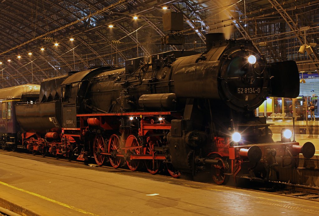 52 8134-0 im Portrait  am 29.10.2011 in K�ln Hbf 