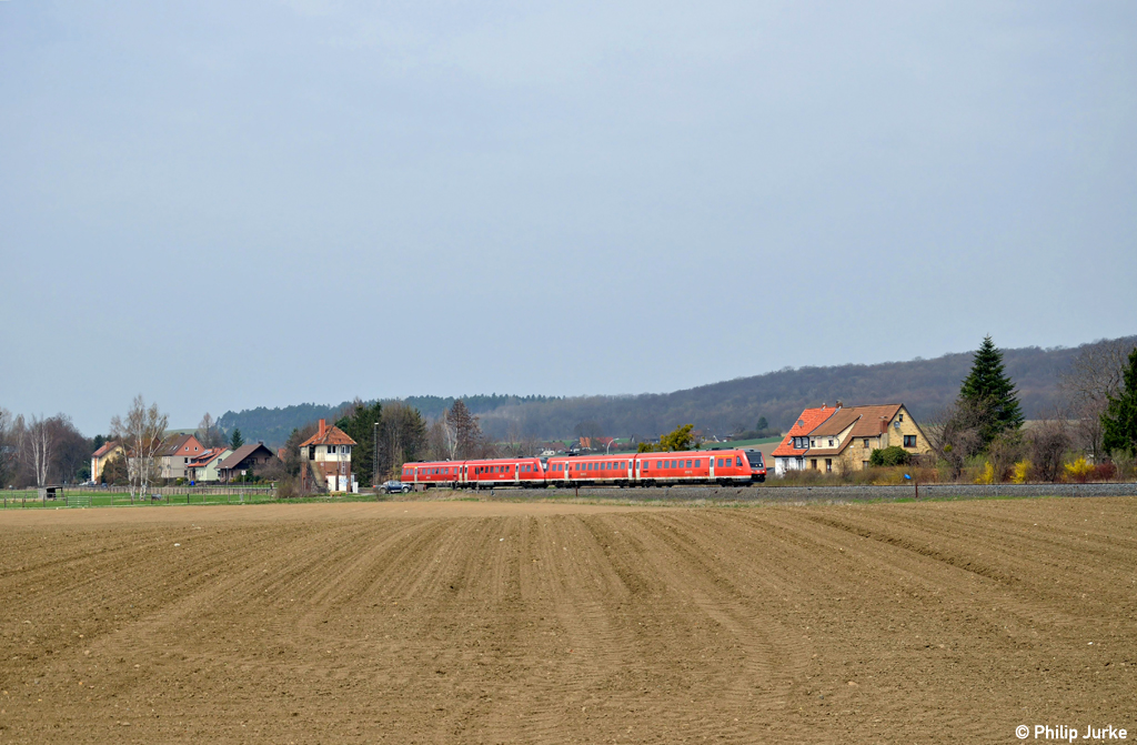 612 010-8 und 612 162-7 mit dem RE 3609 von Hannover nach Halle(Saale) am 21.04.2013 bei Othfresen.
