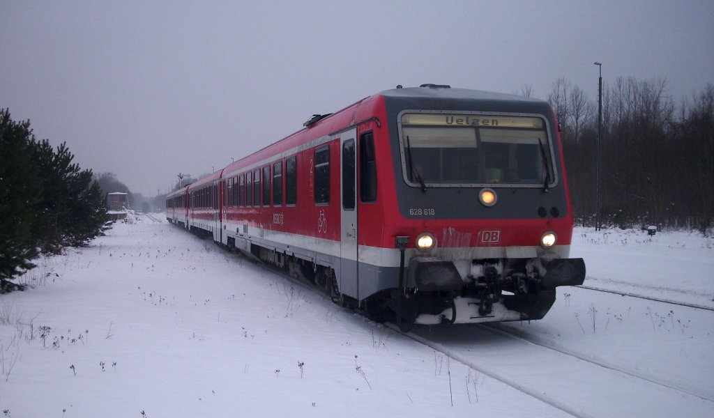 628 618 f�hrt in den Bahnhof Munster ein (15.01.10)