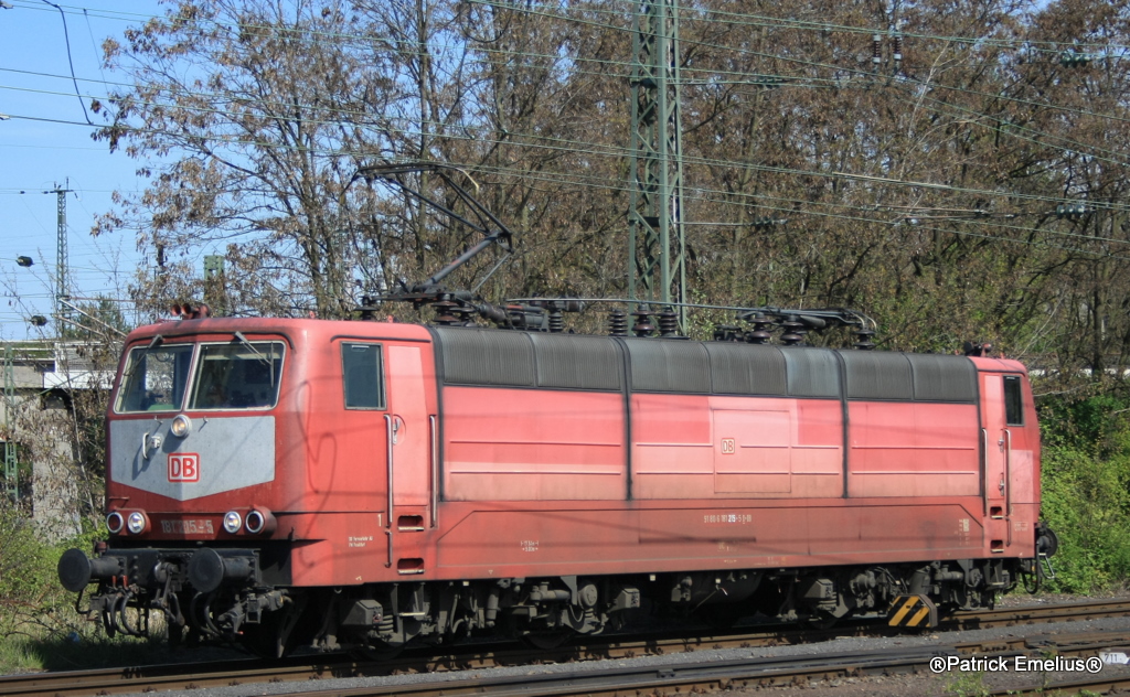 Am Dienstag noch in Koblenz im Einsatz und schon kam sie diesen Freitag (23.04.2010)schon nach Frankfurt Griesheim. Wahrscheinlich wegen den Hasler-Ger�t, welches ja immer nach den Auslandsfahrten ausgetauscht werden m�ssen. Leider war sie bei den Griesheimer Schrebberg�rten ein Flickenteppich.