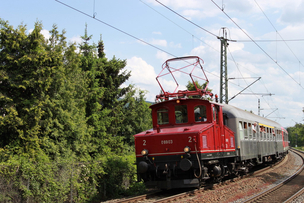 Bei Ihrer vierten Fahrt am 22.05.2011 wurde E69 03 an der Einfahrt Koblenz Hbf abgelichtet