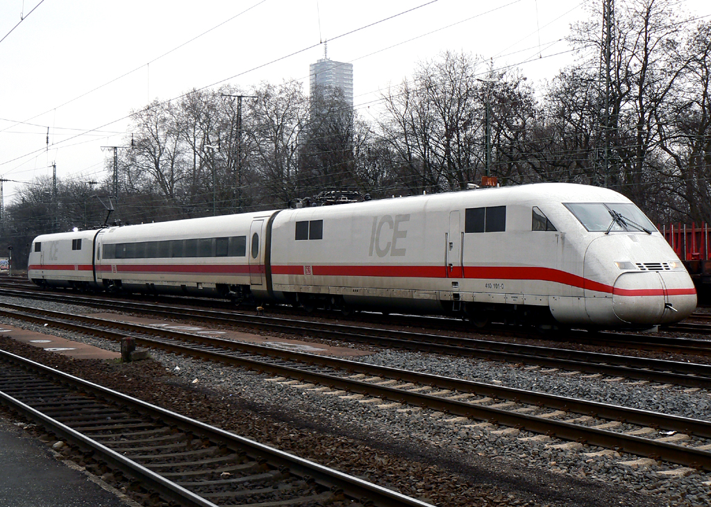 Bonusbild des Tages : Der Experimental ICE 410 101-0 in K�ln West Ende Feb.2009 .