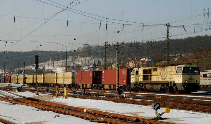 Das Highlight des Tages kam schon fr�hmorgens! Der Warsteiner-Zug! Zuglok die WLE 21, eine MAK 2000 BB, mit dem durstmachenden Warsteiner-Logo an der Seite! Aufgenommen am 09.03.10, bei der Durchfahrt durch Treuchtlingen.