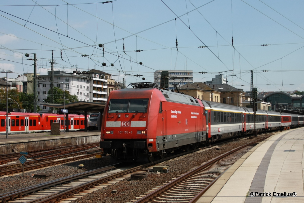 DB101 103 verl�sst am 22.06.2010 mit EC 100 den Mainzer HBf in Richtung HH-Altona .