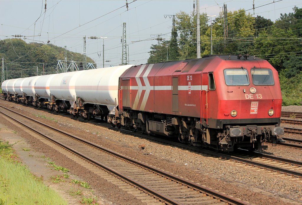 DE13 der HGK mit Gaskesselzug in K�ln West am 01.09.2011