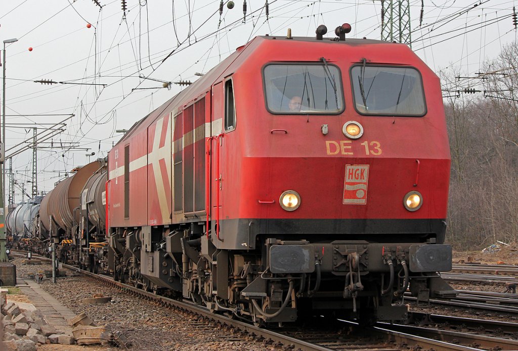 DE13 der HGK mit Kesselzug in Gremberg am 23.02.2011