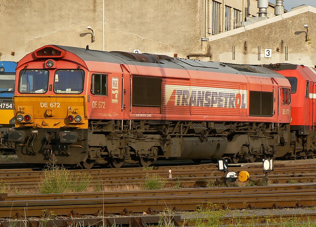 DE672 der HGK, sonnt sich in der Abendsonne im BW Br�hl Vochem im Sept.09