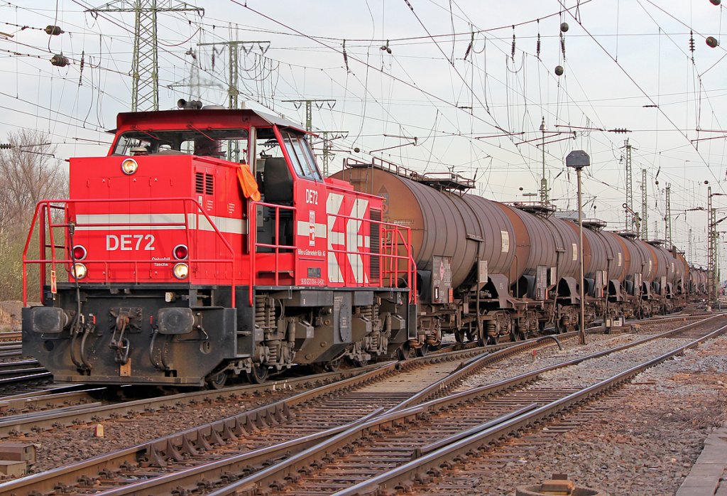 DE72 der HGK verl�sst Gremberg mit einem Kesselzug am 24.03.2011