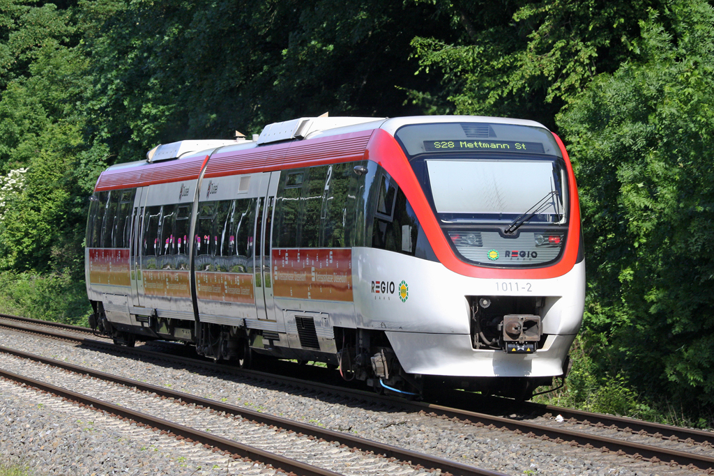 Der 1011-2 der Regiobahn in Mettmann Neandertal am 16,06,10