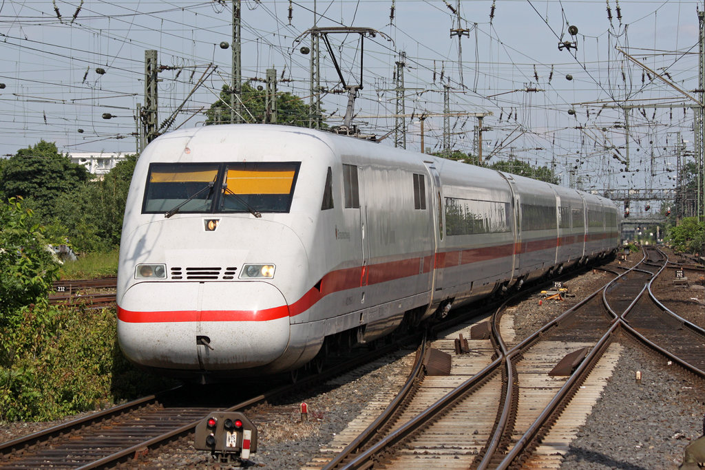 Der 402 018 in Dortmund Hbf am 14,06,10