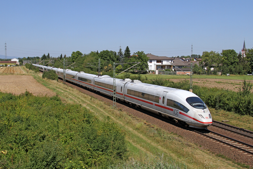 Der 403 551-5  Herford  in Riedstadt-Wolfskehlen am 01,08,12