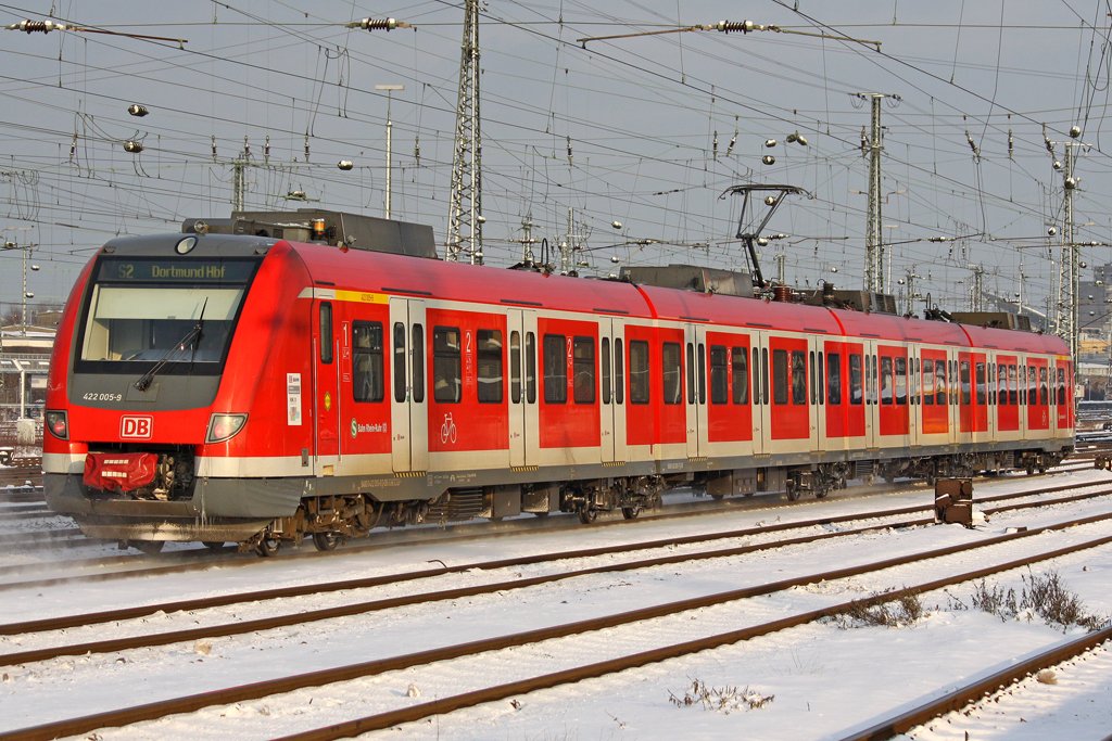 Der 422 005-9 in Dortmund am 04,01,10