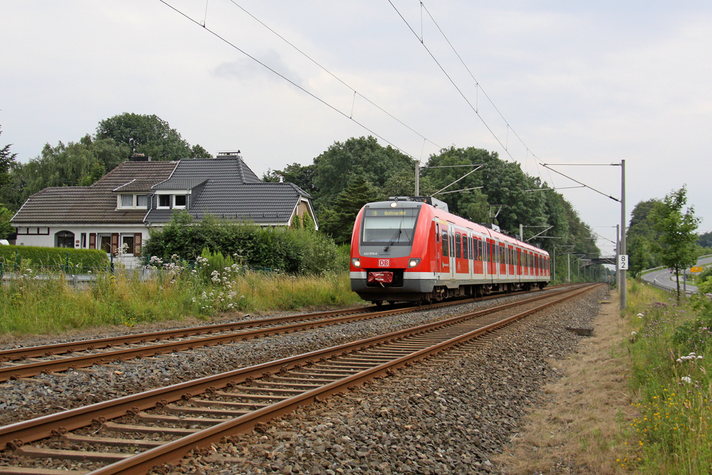 Der 422 078-6 in Neviges am 15,07,12