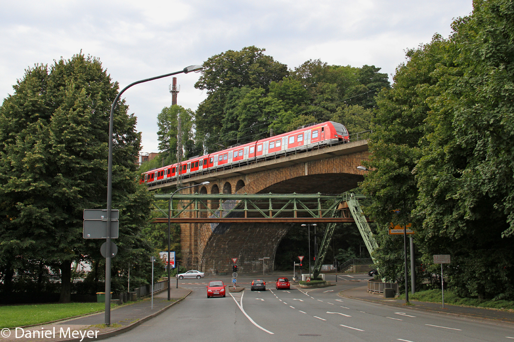 Der 422 529-8 in Wuppertal Sonnborn am 10,09,12