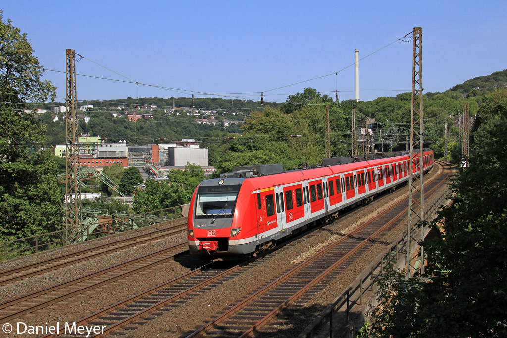 Der 442 042-2 und 422 051-3 in Wuppertal Sonnborn am 04,09,12