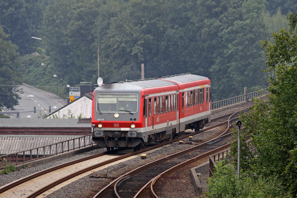 Der 628 510 als RB 47 richtung Solingen in Wuppertal Rauenthal am 24,07,11