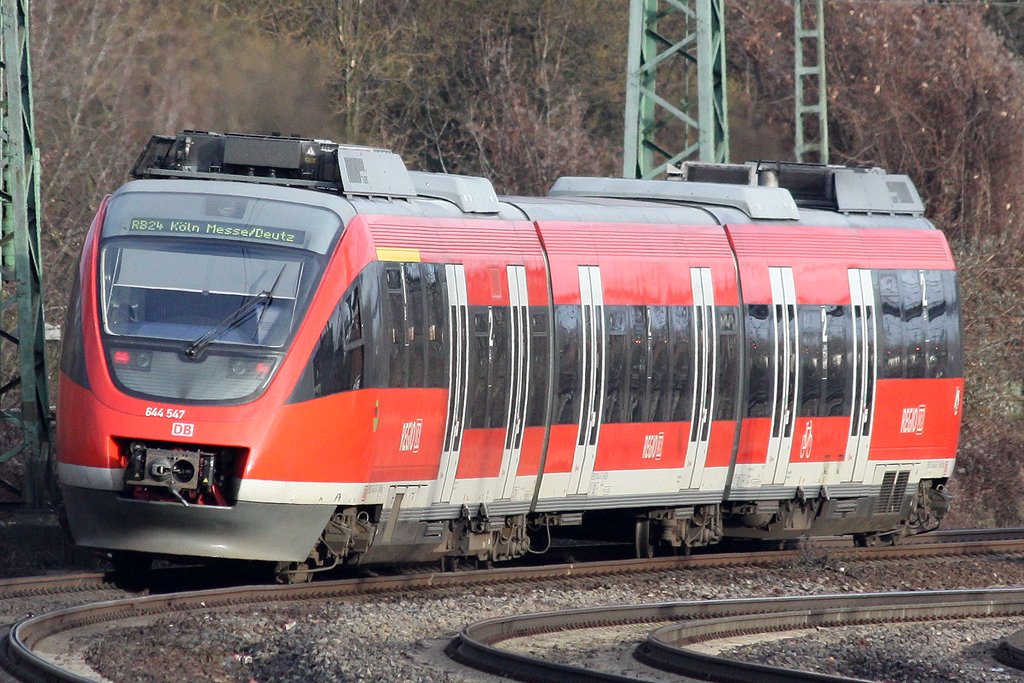Der 644 547 kurz nach der Ausfahrt aus K�ln West am 27,12,09