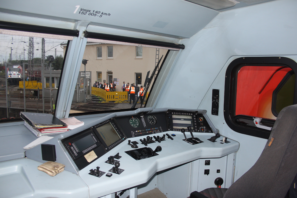 Der F�hrerstand der 152 005-5 beim BW Fest Osnabr�ck am 19,09,10