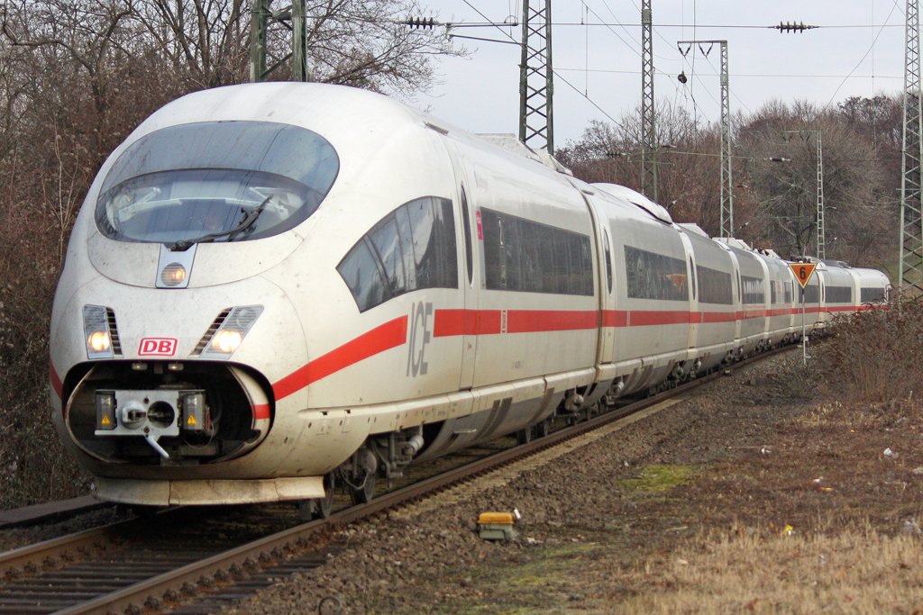 Der ICE 3 in K�ln West am 27,12,09