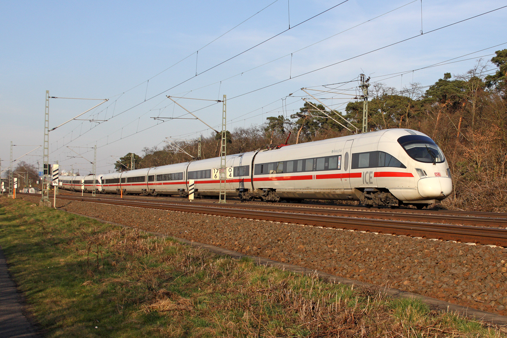 Der ICE T 415 021-5 Homburg (Saar) bei Raunheim am 31,03,11 