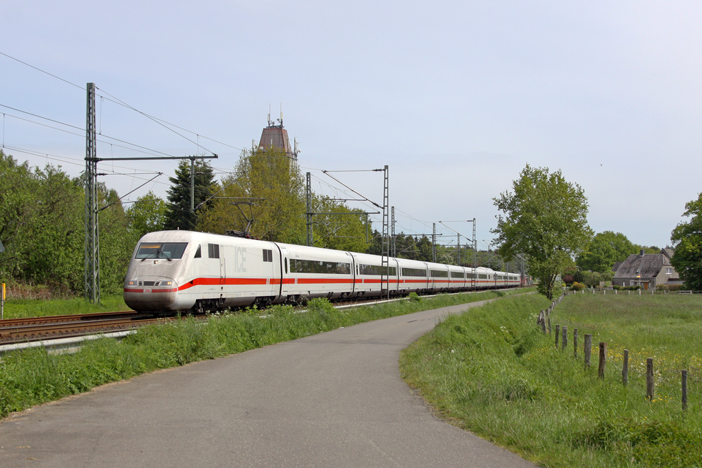 Der ICE1 401 084-9 in Brokstedt am 18,05,12
