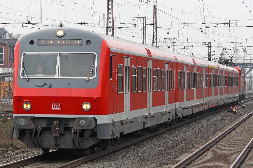 Der RE 13 in Wuppertal Vohwinkel am 22,01,10