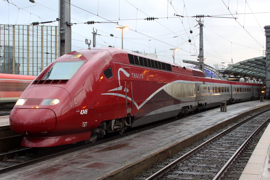 Der Thalys 4345 in K�ln Hbf am 28,02,10