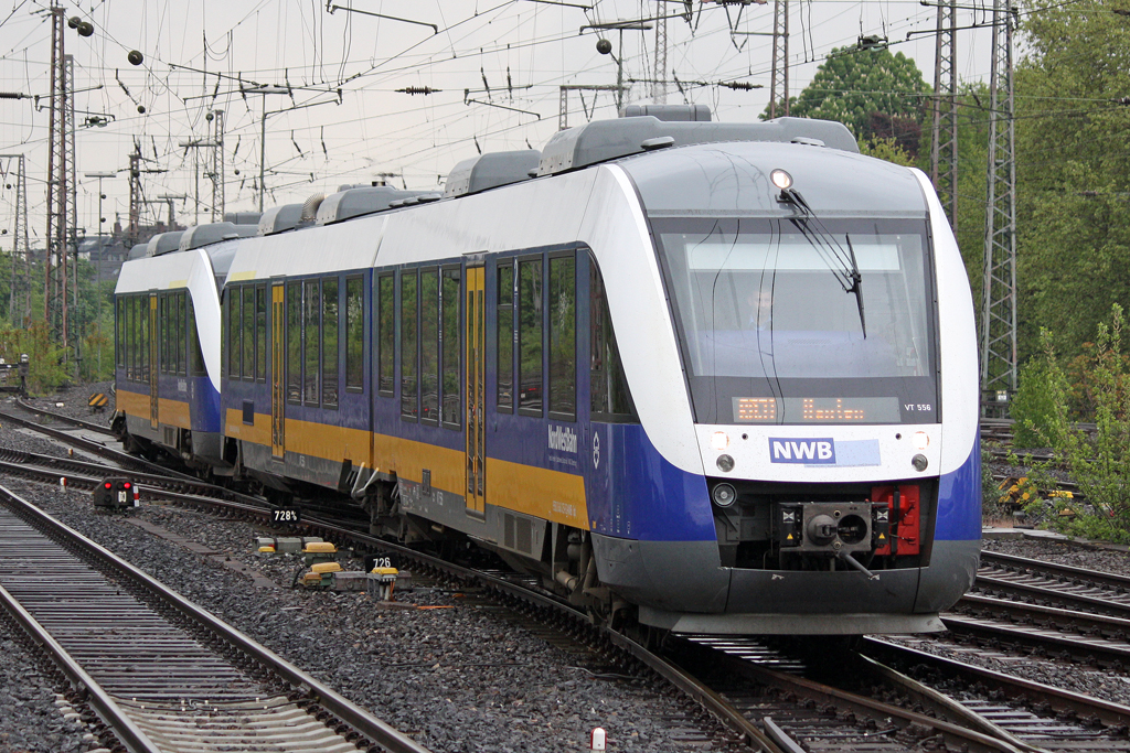 Der VT 556 der NWB in Duisburg Hbf am 07,05,10