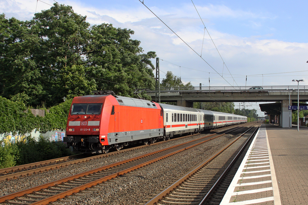 Die 01 123-8 in Angermund am 01,07,12