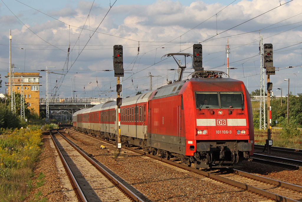 Die 101 106-3 in Berlin Sch�nefeld Flughafen am 19,08,11 