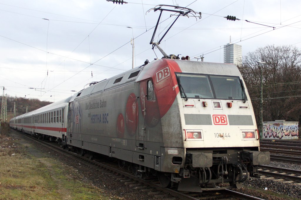 Die 101 144 (Herta BSC)in K�ln West am 27,12,09