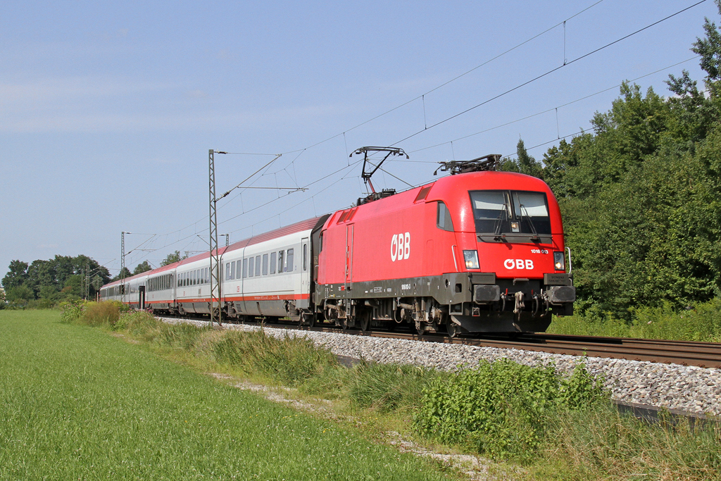 Die 1016 013 in Raubling am 05,08,12 