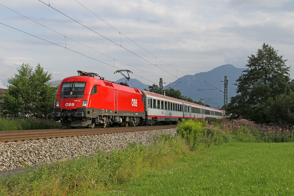 Die 1016 027 in Raubling am 03,08,12 