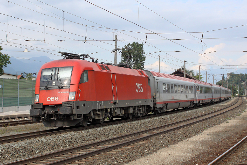 Die 1016 031-5 in Brixlegg am 31,07,11