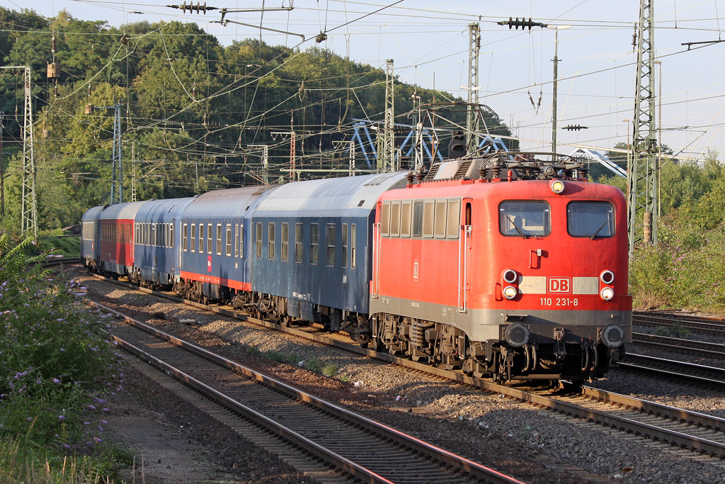 Die 110 231-8 in K�ln West am 13,08,10