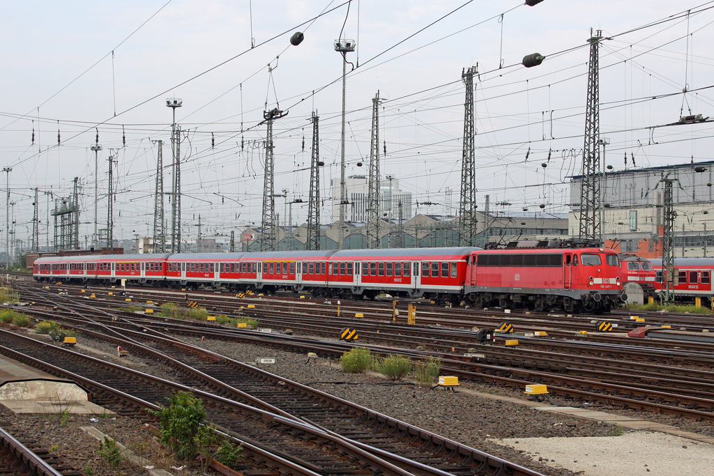 Die 110 437-1 in Frankfurt am 22,08,11