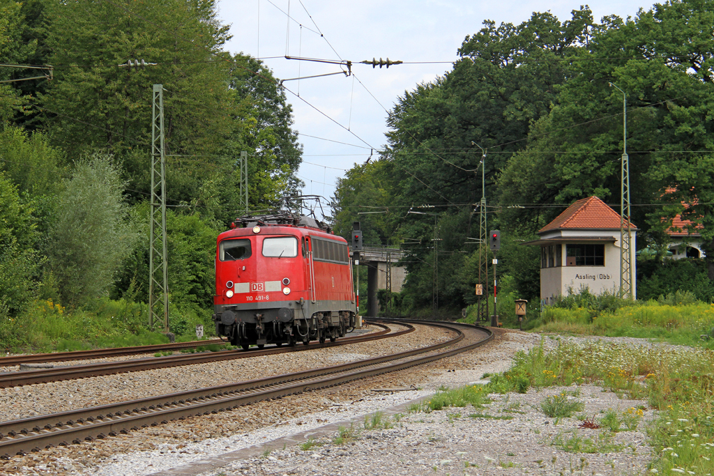 Die 110 491-8 in A�ling (Oberbay) am 05,08,12