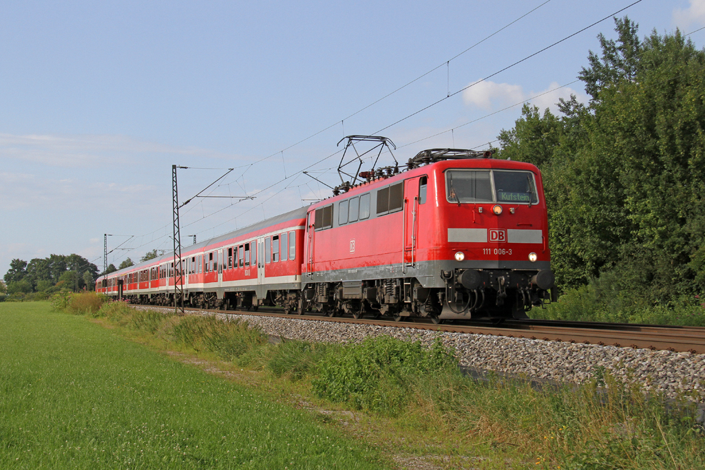 Die 111 006-3 in Raubling am 03,08,12 
