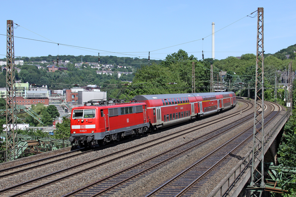 Die 111 014-7 in Wuppertal Sonnborn am 16,06,10