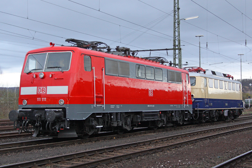 Die 111 111-1 und E10 1239 am DB Museum Koblenz-L�tzel am 04,04,10