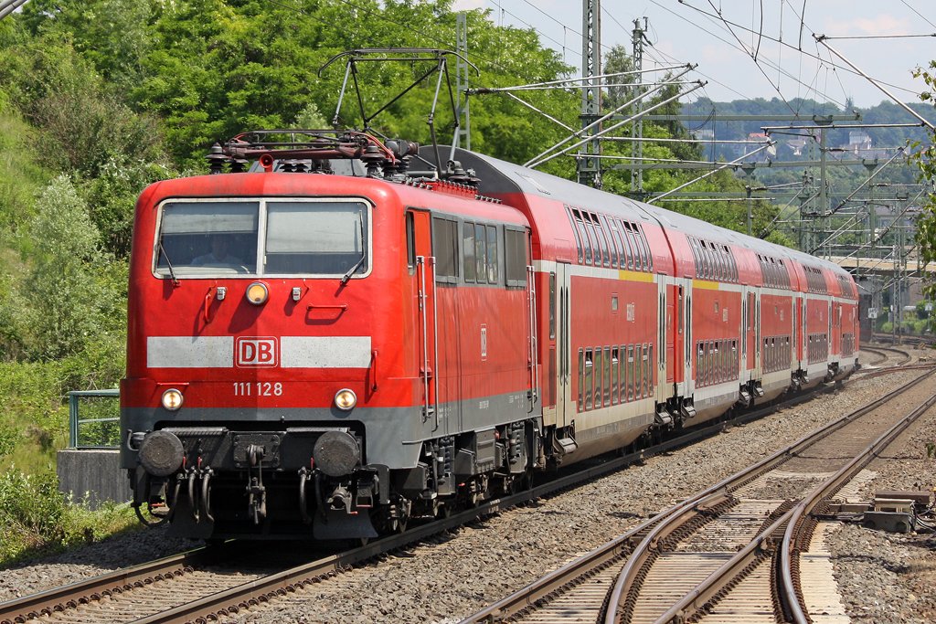 Die 111 128 in Wuppertal Vohwinkel am 06,06,10