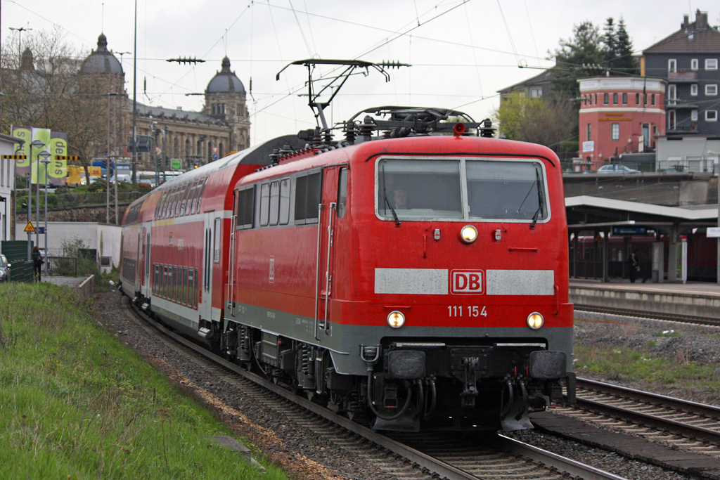 Die 111 154 in Wuppertal Steinbeck am 21,04,10
