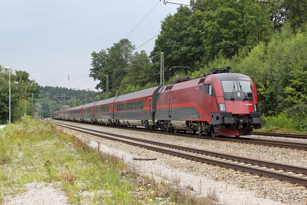Die 1116 213 in A�ling (Oberbay) am 30,07,11 