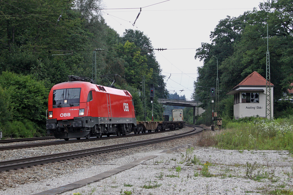 Die 1116 244-3 in A�ling (Oberbay) am 30,07,11 