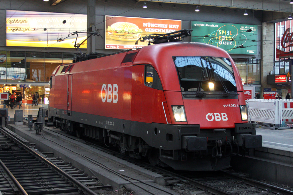 Die 1116 253-4 in M�nchen Hbf am 08,02,11