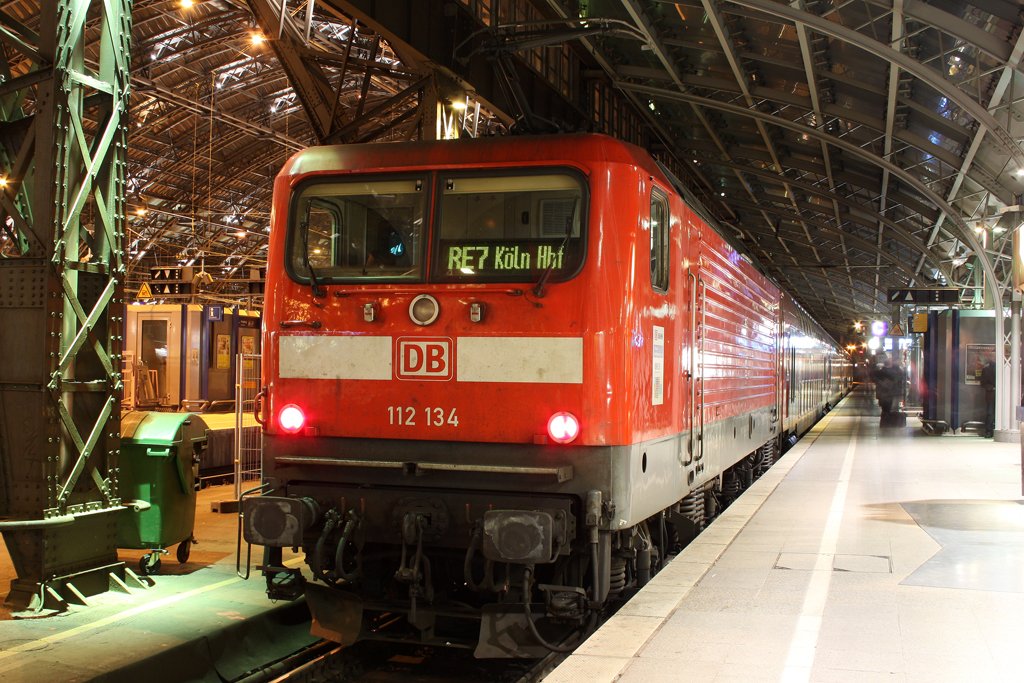 Die 112 134 in K�ln Hbf am 28,02,10