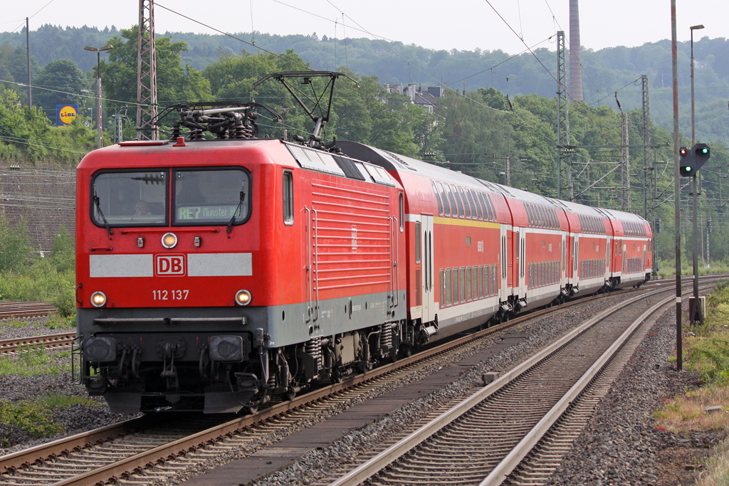 Die 112 137 in Wuppertal Steinbeck am 27,05,10