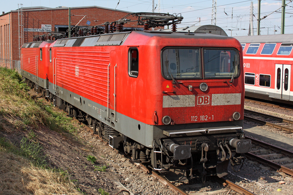 Die 112 182-1 im BW Halle P am 02,07,10