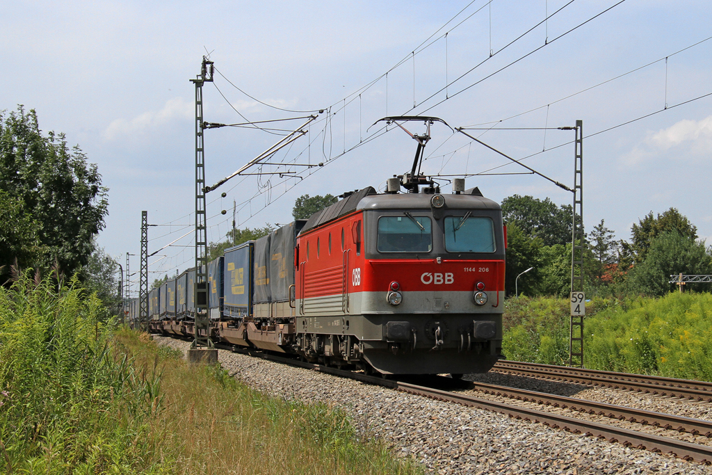 Die 1144 206 in Gro�karolinenfeld am 02,08,12